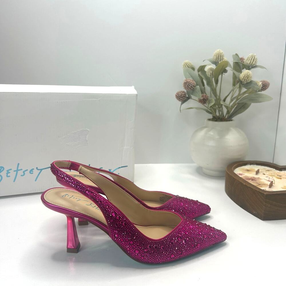 Blue by Betsey Johnson Mya Glass Beaded Pump Fuchsia Women 7M NWB